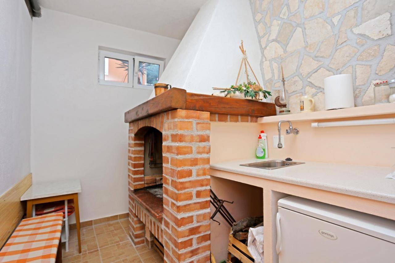 Apartments by the sea Podgora, Makarska - 2594 Bagian luar foto